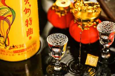 杯酒养生还是营销噱头？——解析海南茅台酱香型「贵州特曲N30」的健康密码